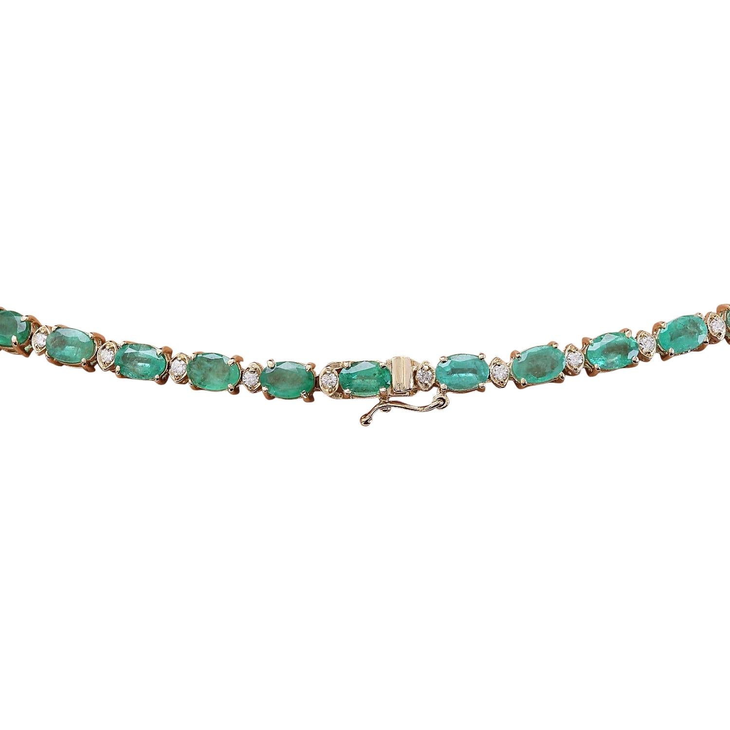 Natural Emerald Diamond Necklace In 14 Karat Solid Yellow Gold  In New Condition For Sale In Los Angeles, CA