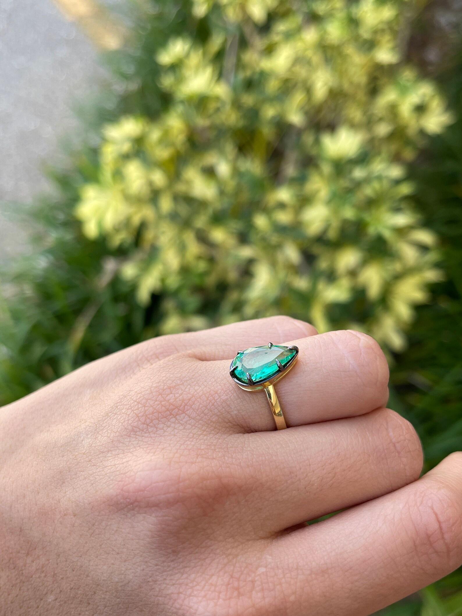 tear drop emerald ring