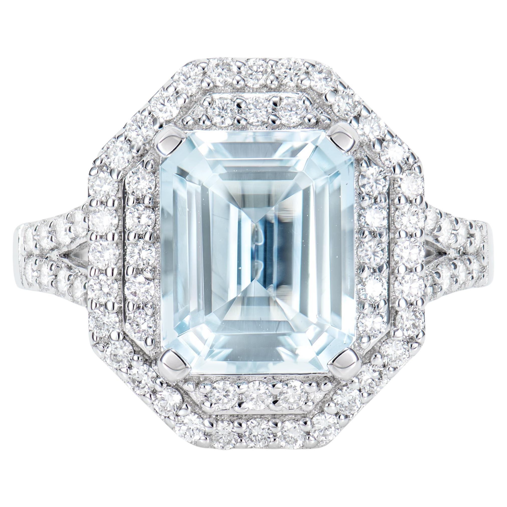 2.98 Carat Aquamarine Elegant Ring in 18 Karat White Gold with White Diamond For Sale