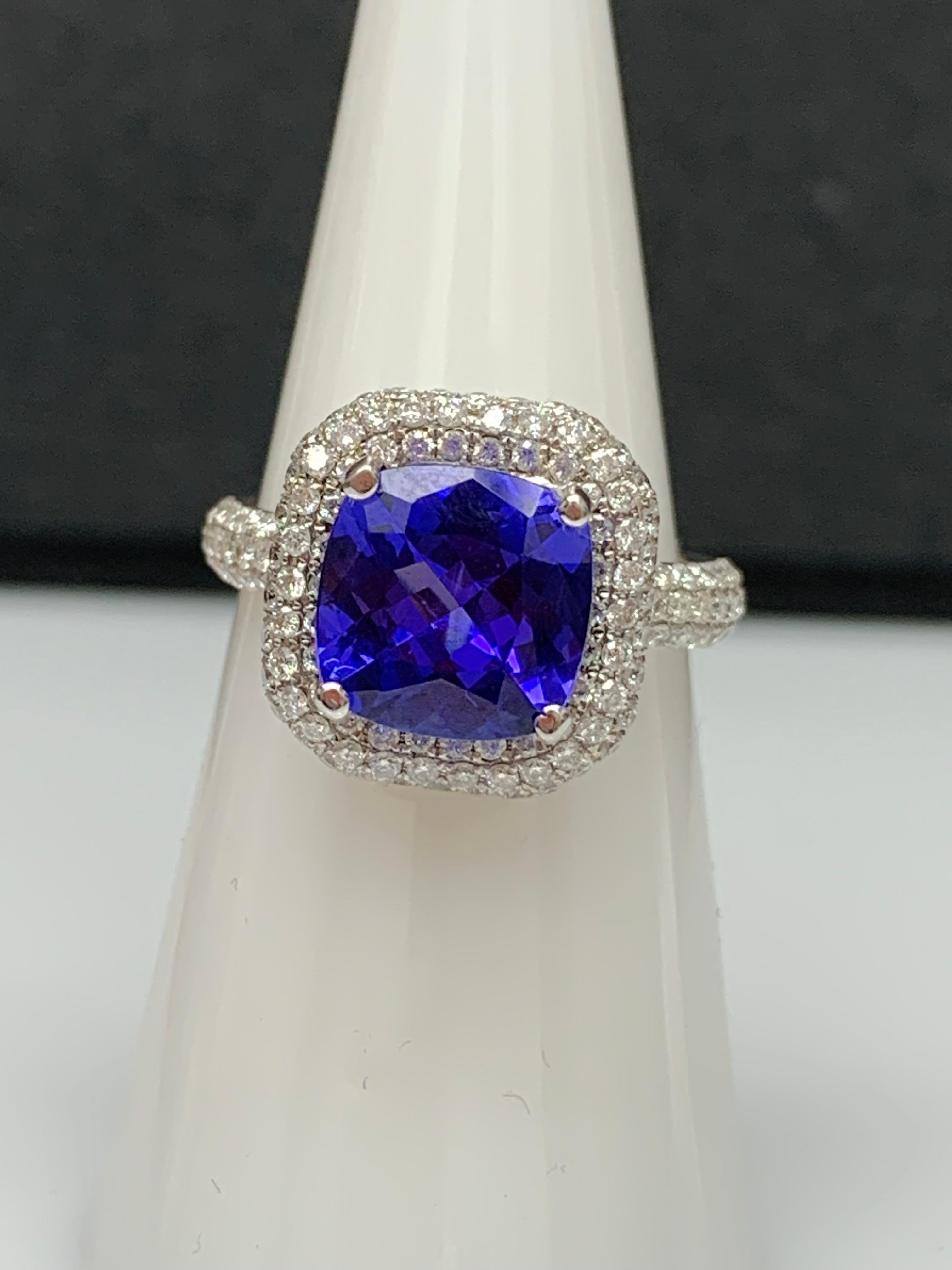 2.98 Carat Cushion Shape Tanzanite and Diamond 18K White Gold Cocktail Ring For Sale 3