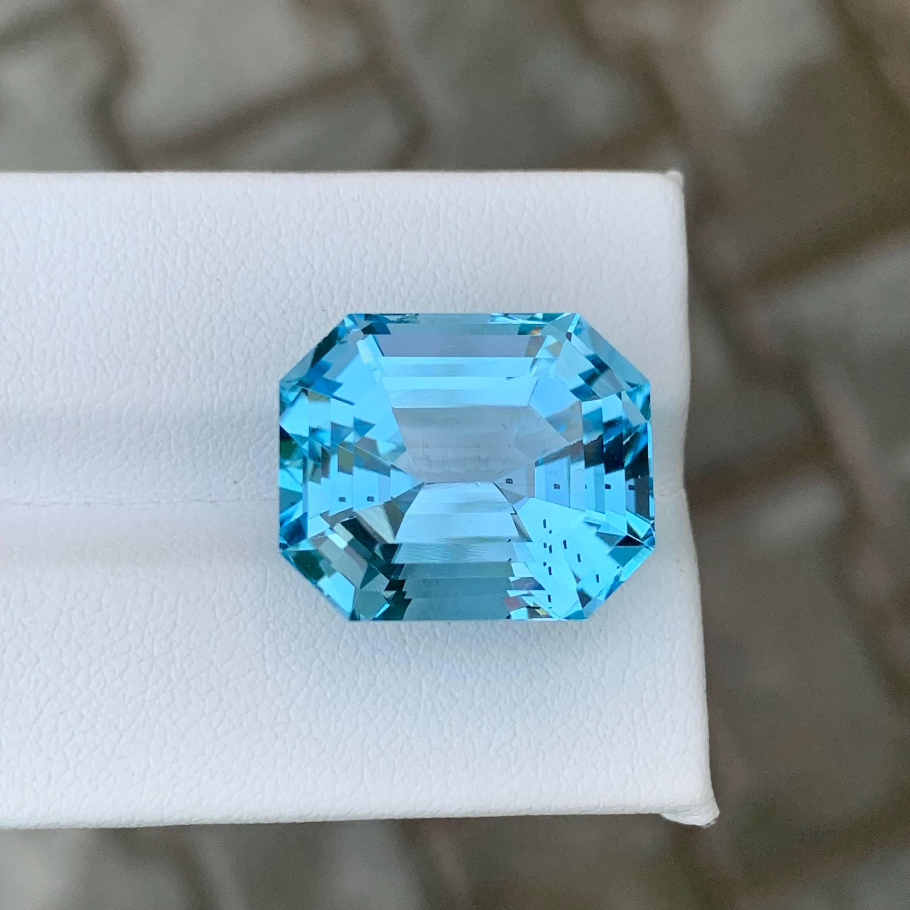 da uomo o donna 29,80 Carati Nature, splendido Topazio blu svizzero sciolto con taglio smeraldo Gemma africana in vendita