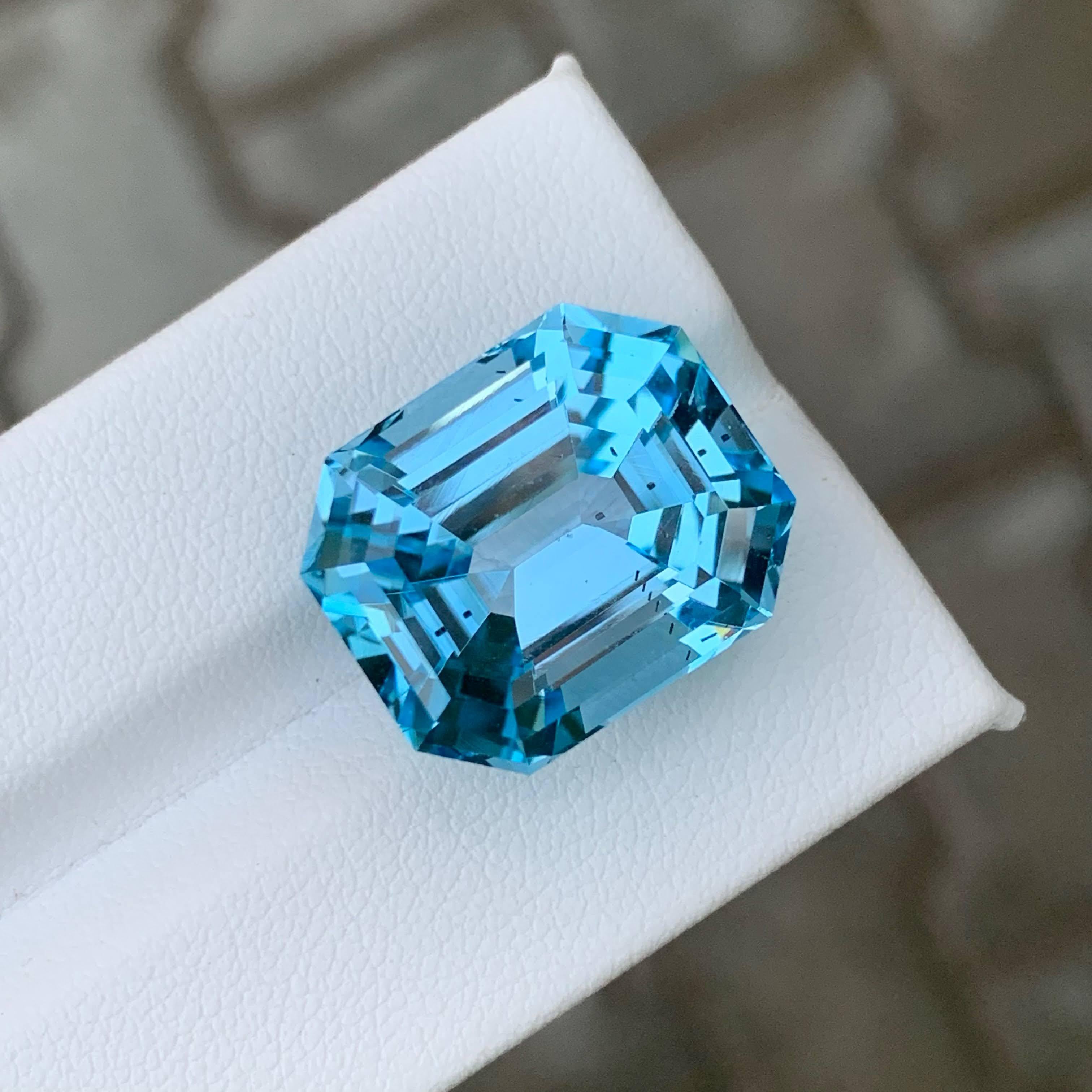 29,80 Carati Nature, splendido Topazio blu svizzero sciolto con taglio smeraldo Gemma africana in vendita 3