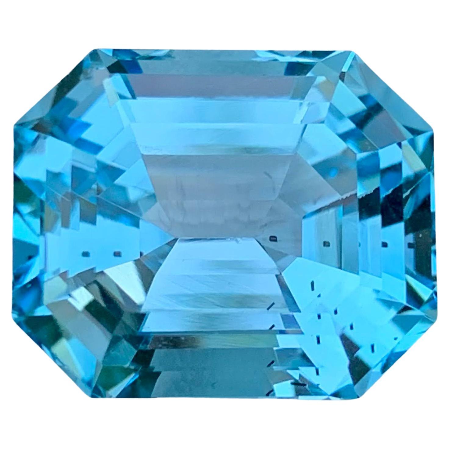 29.80 Carat Natural Loose Gorgeous Swiss Blue Topaz Emerald Cut African Gemstone (pierre précieuse africaine)