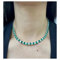 Collar de Esmeralda Natural y Diamantes de 29.83 ct