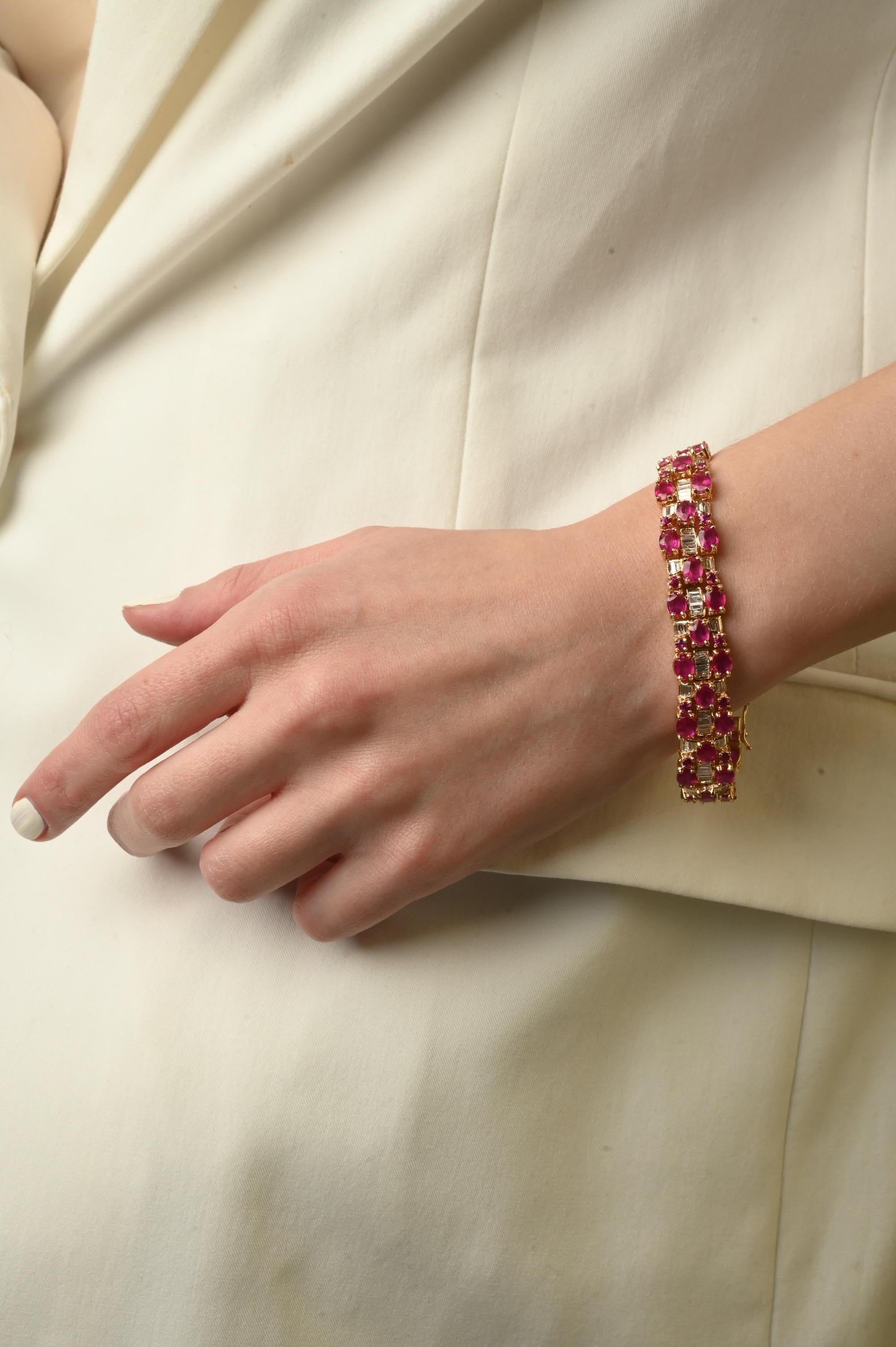 29,88 Karat natürlicher Rubin Art Deco Diamant-Armband aus 18 Karat massivem Gelbgold im Angebot 4