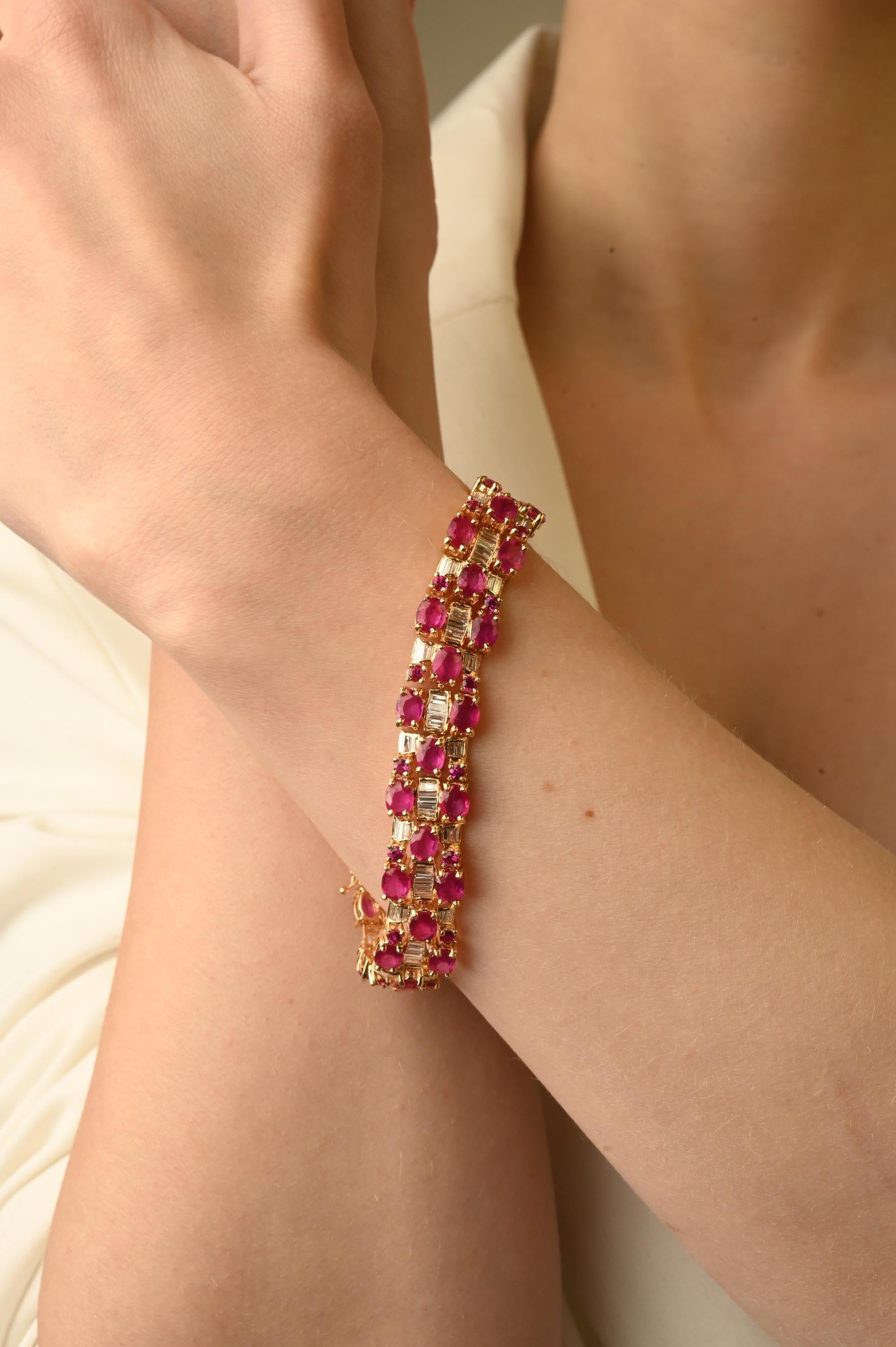 29.88 Carat Natural Ruby Art Deco Diamond Bracelet in 18k Solid Yellow Gold For Sale 3