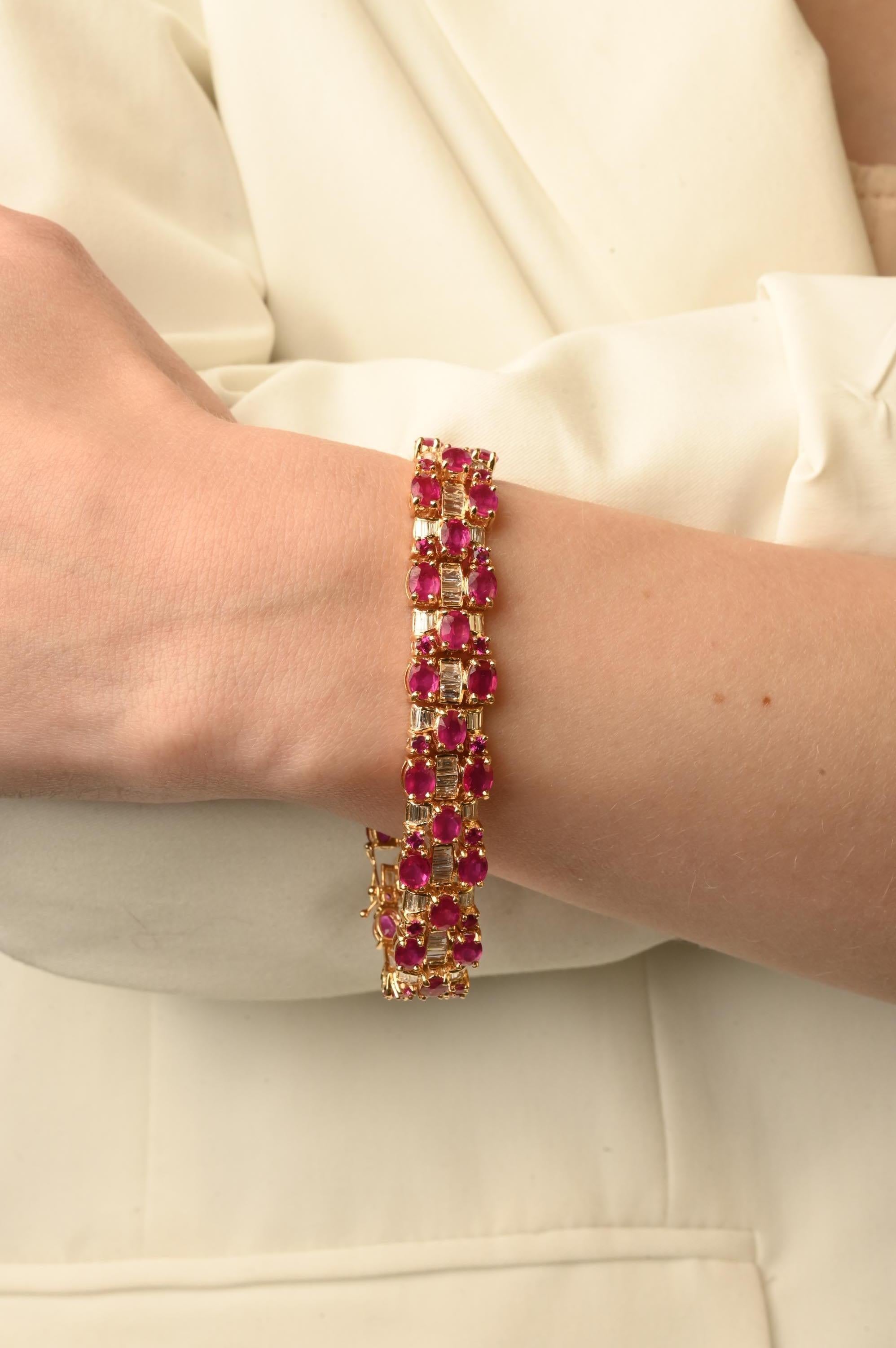 29.88 Carat Natural Ruby Art Deco Diamond Bracelet in 18k Solid Yellow Gold For Sale 4