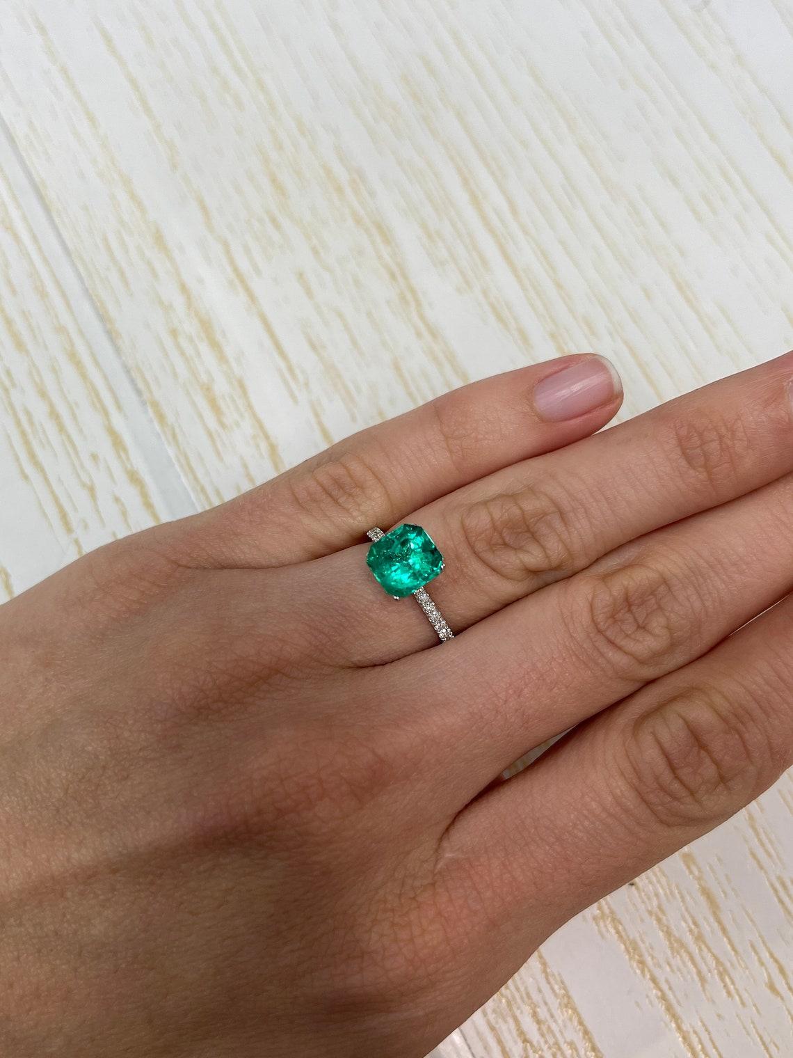 2.98ct Glowing Vivid Green Colombian Emerald Asscher Cut Genuine May Birthstone For Sale 4