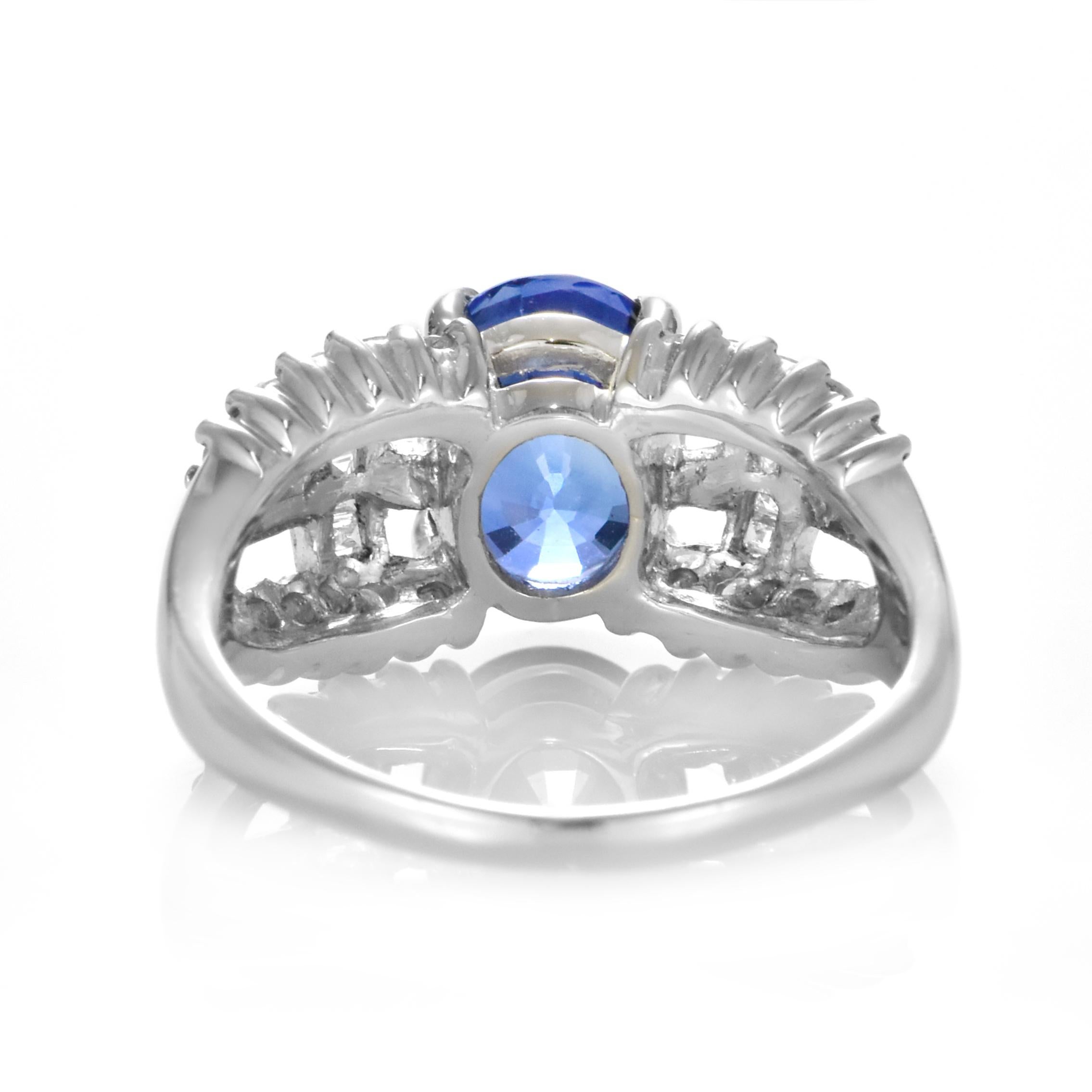 Bague en platine avec saphir bleu naturel de 2,99 carats et diamant en vente 5