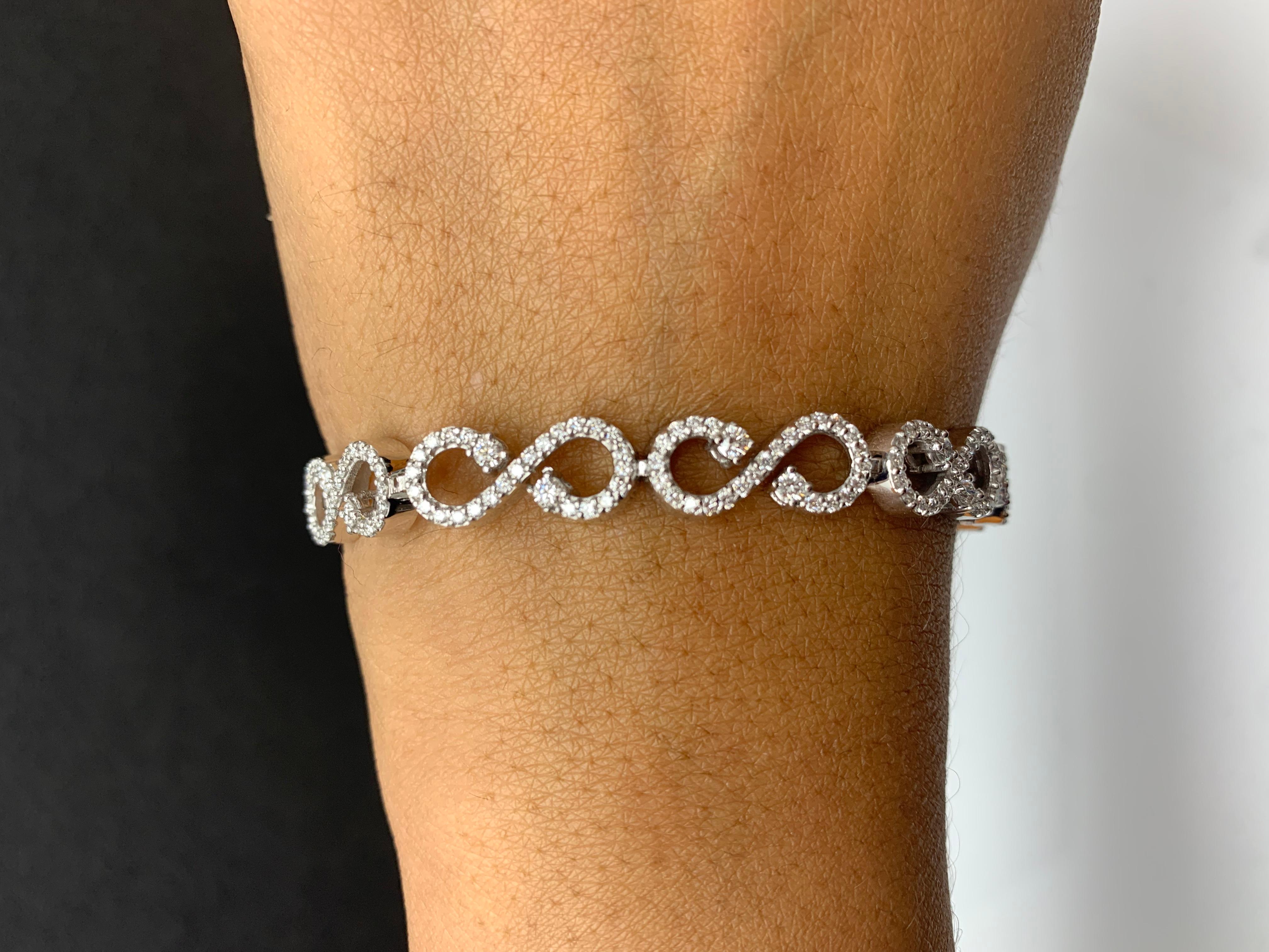 Bracelet en or blanc 14 carats avec diamants ajourés de 2,99 carats en vente 2