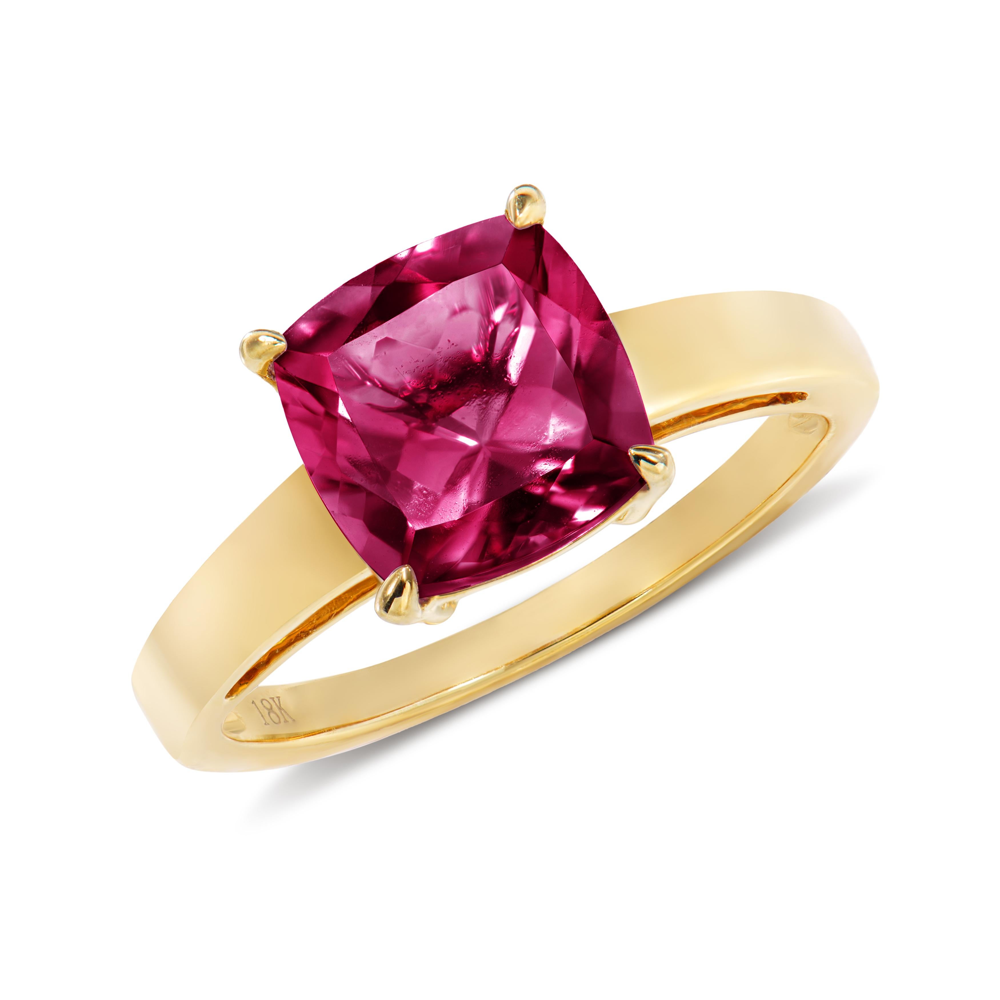 2,99 Karat Rhodolith Fancy Ring aus 18 Karat Gelbgold.   (Kissenschliff) im Angebot