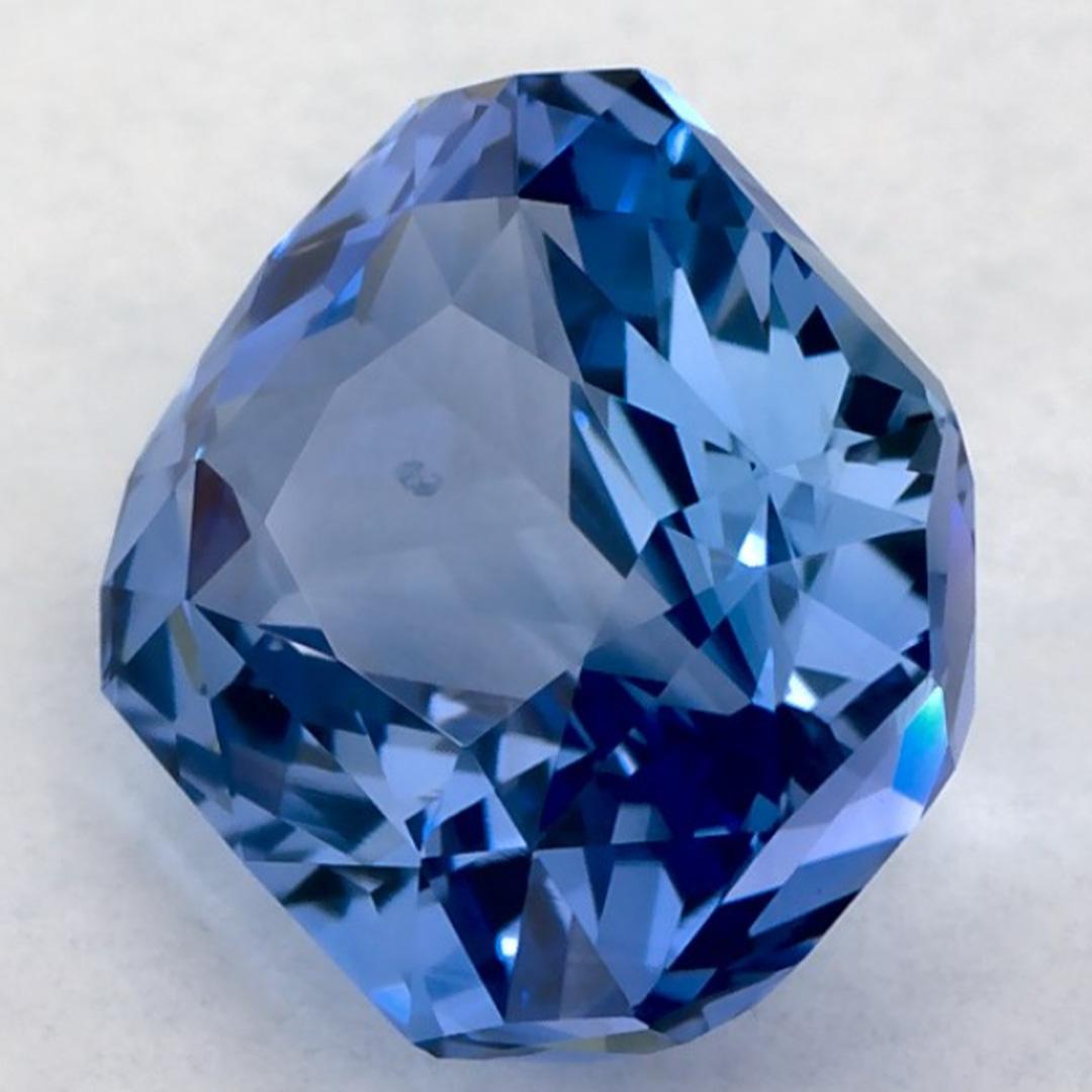 Pierre précieuse taille radiant saphir bleu 2.99 carats Pour femmes en vente