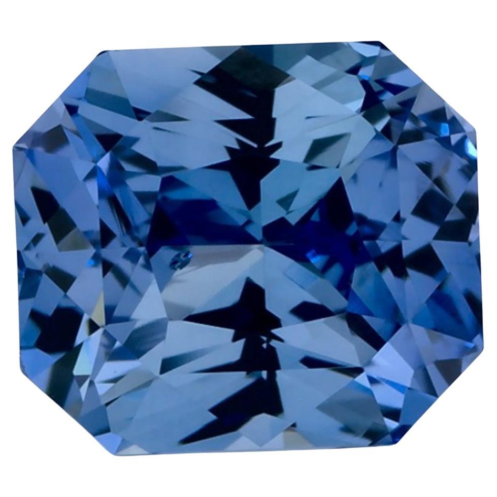 Pierre précieuse taille radiant saphir bleu 2.99 carats