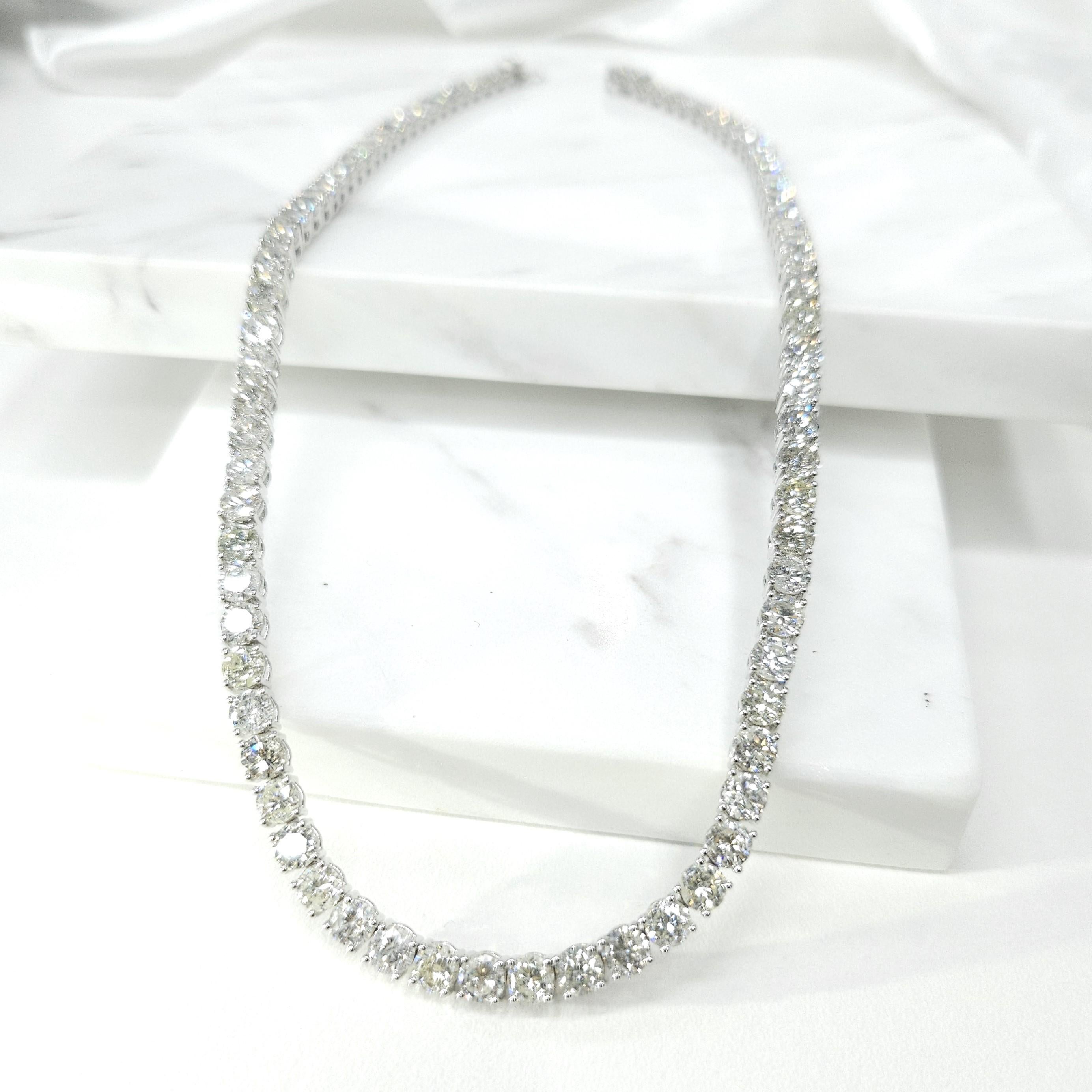 29.96 Carat Round Diamond Tennis Necklace in 18K White Gold For Sale 1