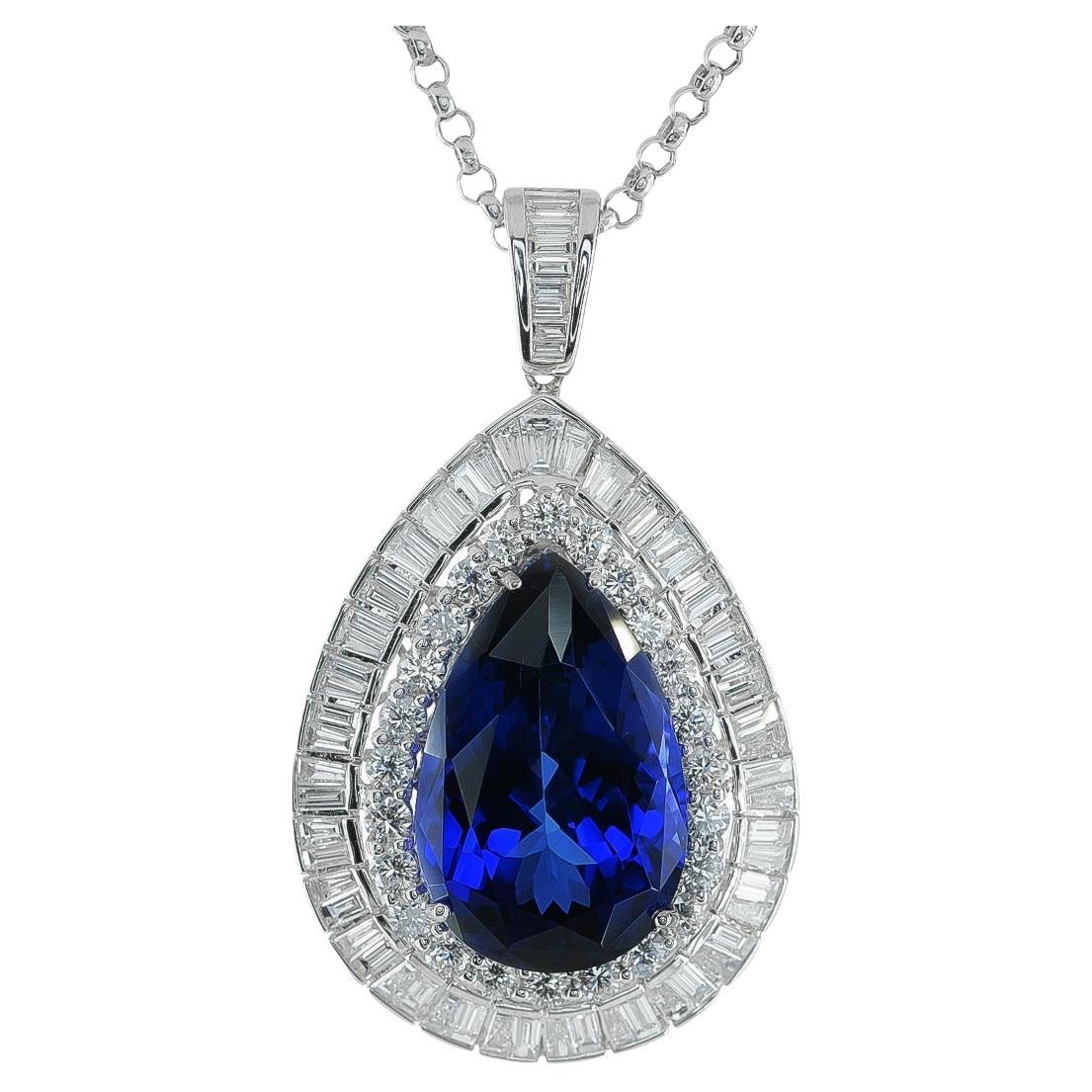29.98 cts Natural Neon Tanzanite 
4.07 cts Diamonds 18K White Gold Pendant en venta