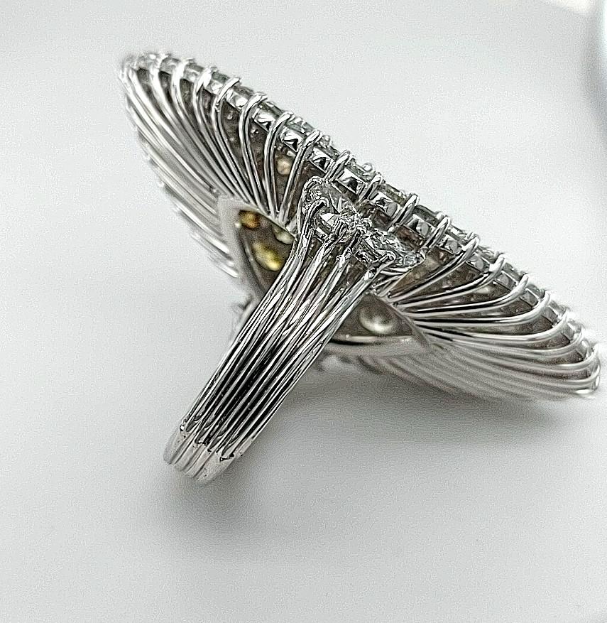 18kt Weißgold Ohrringe 29,99 Karat Diamant, besetzter Cocktail-Ring im Angebot 2