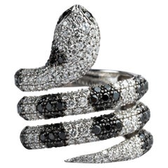 2.9ct Black & White Diamond Iced-Out Snake Ring in 18K White Gold –Spiral Luxury