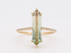 Anillo de compromiso de oro de 14 quilates con turmalina hexagonal alargada de 2,9 ct y banda con pavé de diamantes