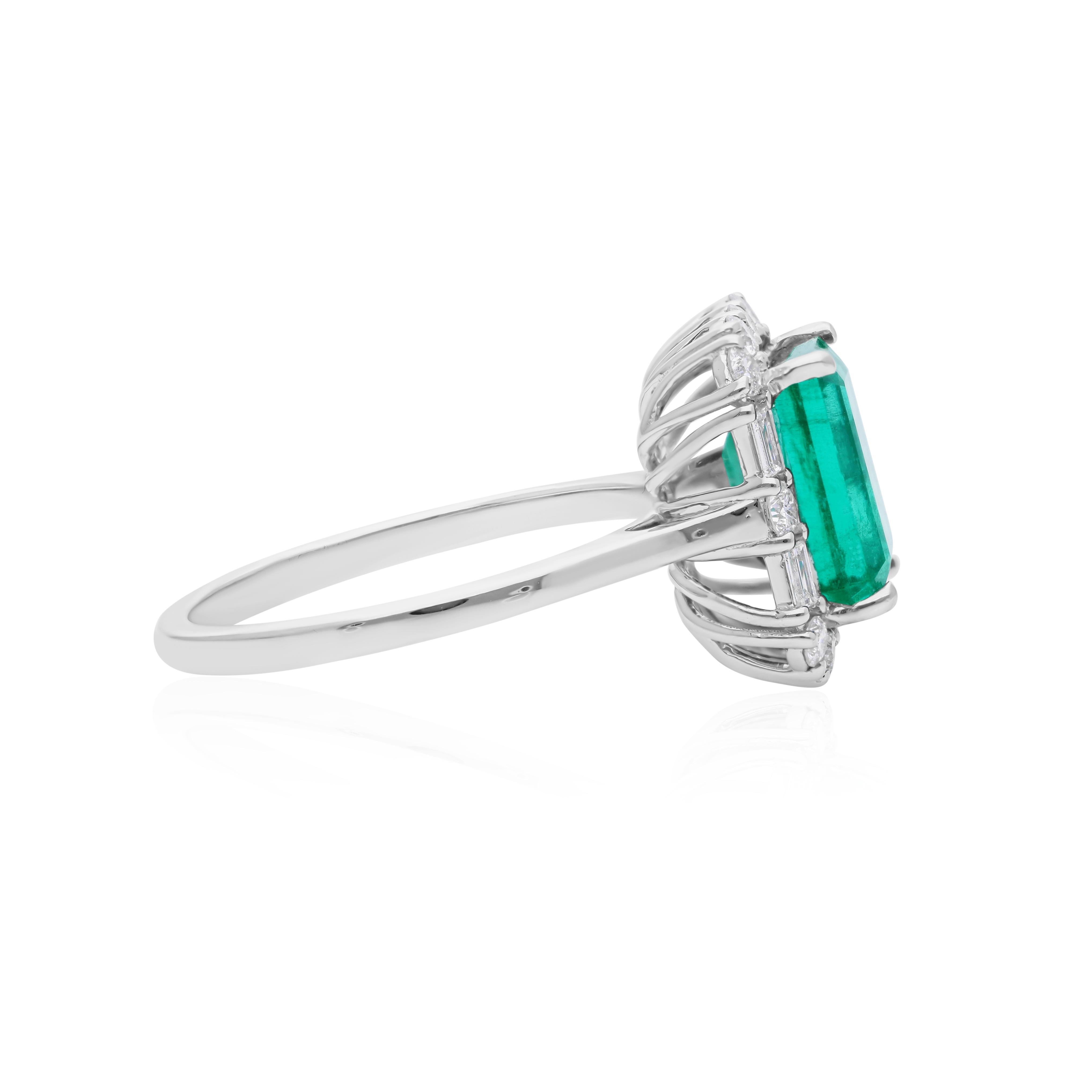 Im Angebot: 2,9 Karat sambischer Smaragd 0,45 Karat Diamant Halo 14 Karat Weißgold Verlobungsring () 4