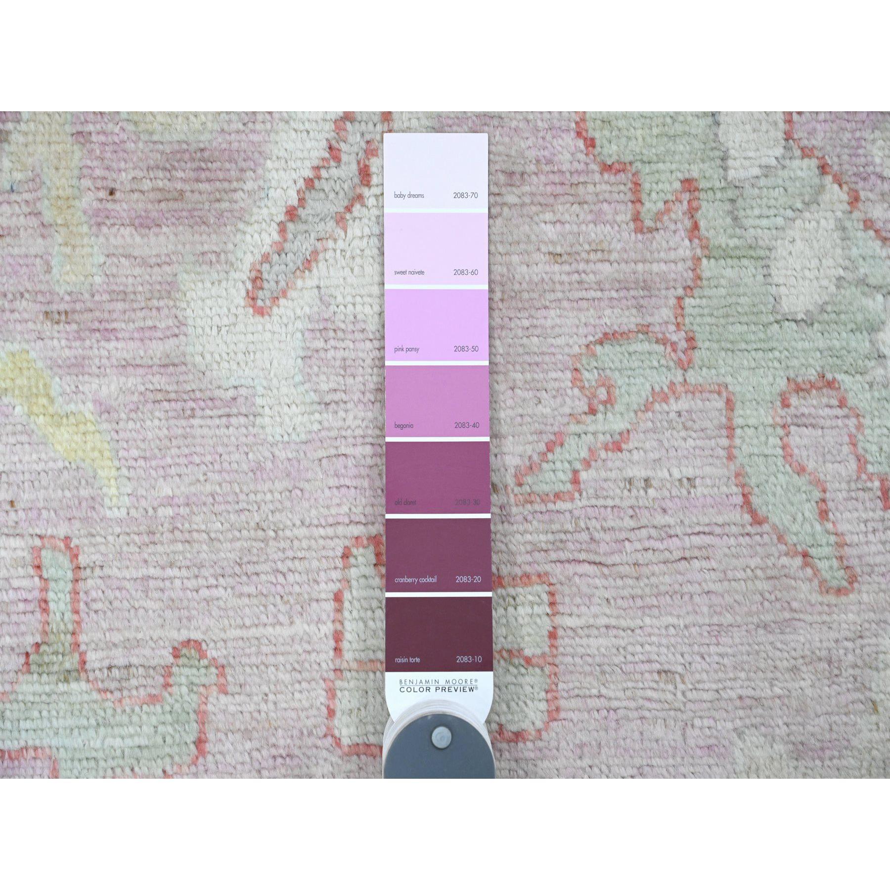 Afghano Tappeto Runner in lana annodato a mano con motivo a foglie di Oushak e angora afghano rosa 2'9 