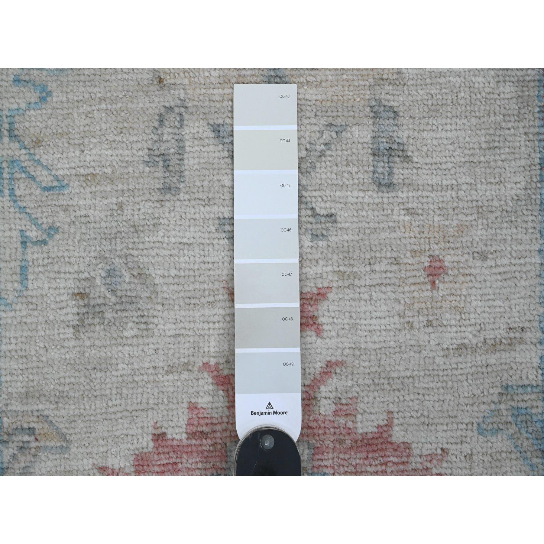 Hand-Knotted 2'9
