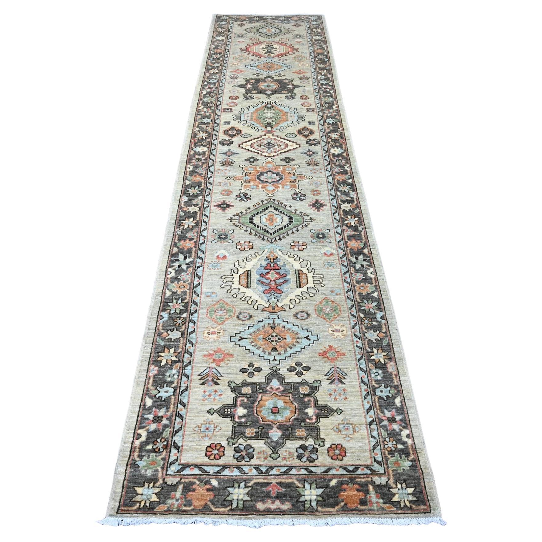 2'9 "x12' Tapis de course en pure laine nouée à la main Peshawar gris avec design Karajeh
