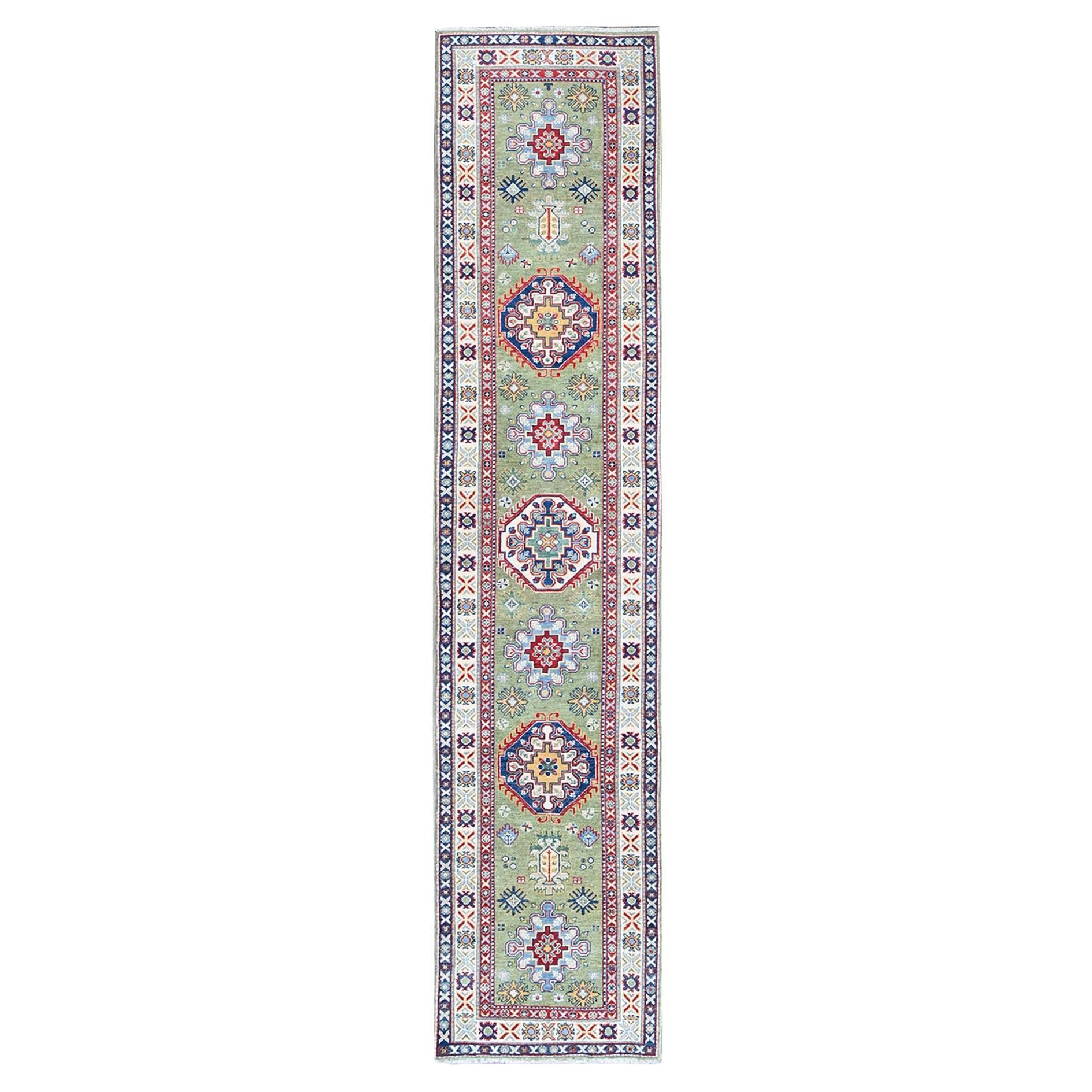 2'9 "x12'9" Chemin de table en laine nouée à la main, vert Kazak avec motifs de médaillons tribaux
