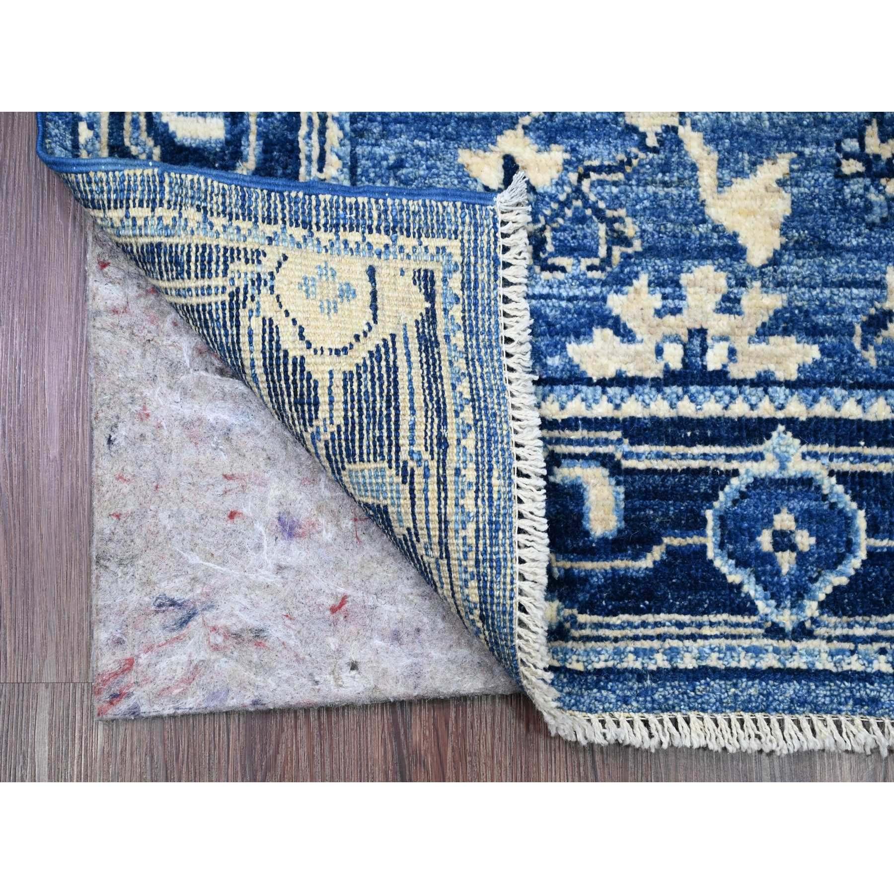 Blu imperiale, annodato a mano, Afghan Angora Oushak con disegno di foglie all over, tinture vegetali, 100% lana, XL Runner, Tappeto orientale
Materiali primari: Lana 
Lattice: NoPile 
altezza: 0,25 pollici
Stile: Di transizione
Colore primario: