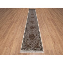 2'9"x20'6" Ivory Tabriz Mahi Fish Design Hand Knotted 175 KPSI Wool Runner Rug