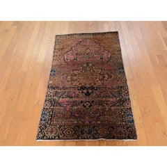2'9"x4'6" Pink Antique Zoroastrian Sarouk Fereghan Hand Knotted Soft Wool Rug