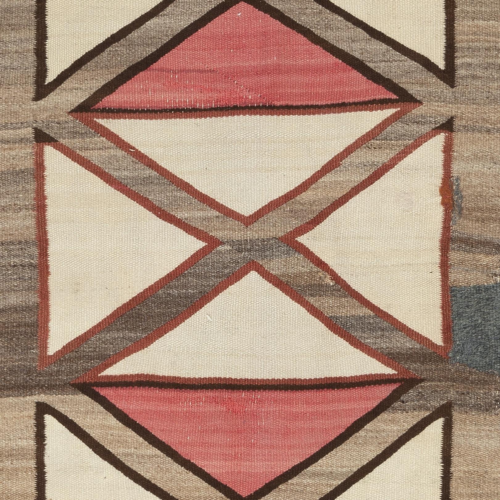 Americano Tappeto Navajo Geometrico Antico, Lana, Colori Naturali, Circa 1920-1940 in vendita