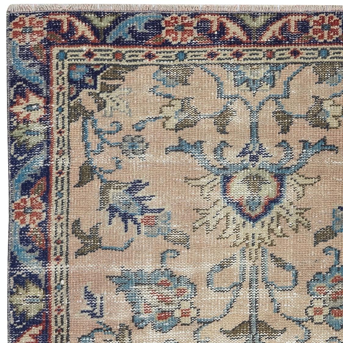 Noué à la main 2.9x5.5 Ft Tapis turc à motifs floraux fait main pour intérieurs bohémiens et classiques en vente