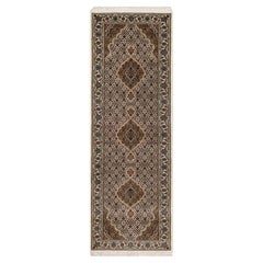2
9"x8
1" Ivory Hand Knotted Wool Tabriz Mahi Fish Medallion Design Runner Rug