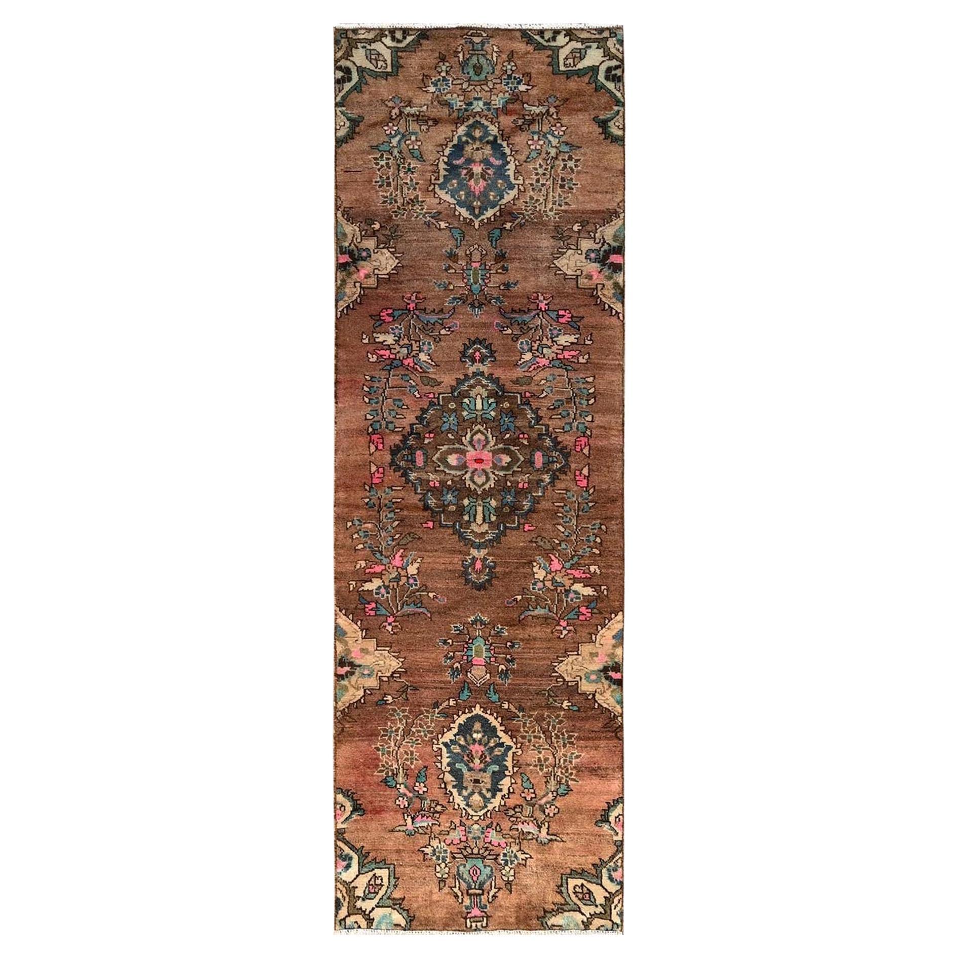 2
9"x8
6" Caramel Brown Vintage Persian Lilahan Hand Knotted Wool Runner Rug For Sale