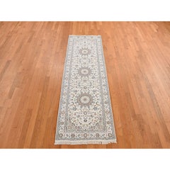 2'9"x8'6" Swan White Nain with Center Motif Flower Design Runner Oriental Rug