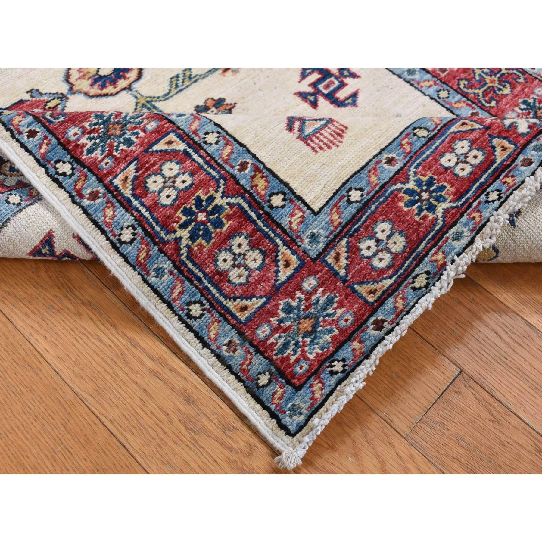 Noué à la main 2'9 