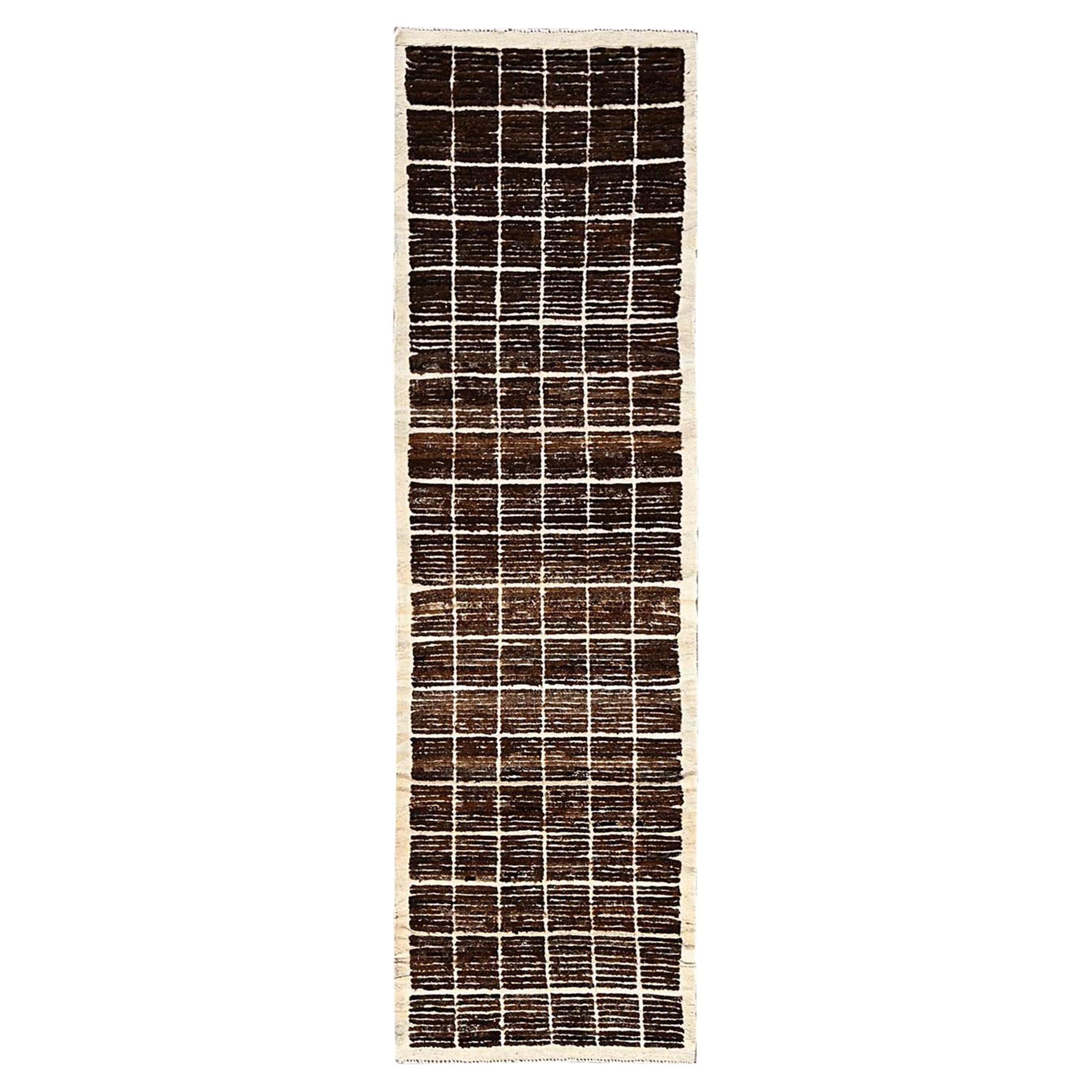 2
9"x9
4" Brown Moroccan Weave Grid Design Hand Knotted Natural Wool Runner Rug