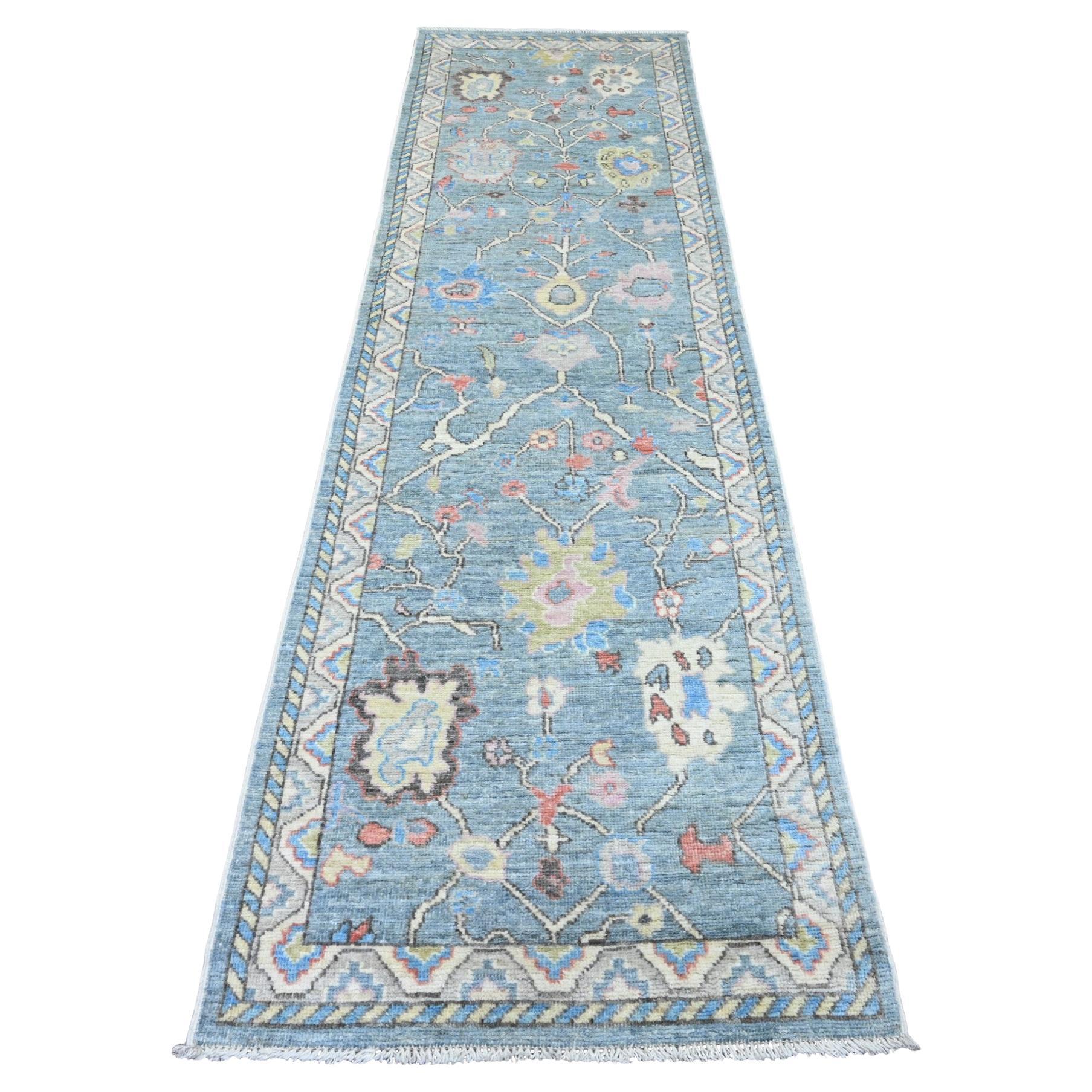 2'9 "x9'9" Tapis de course en laine nouée à la main Bleu Anatolian Village Design Leaf Design en vente