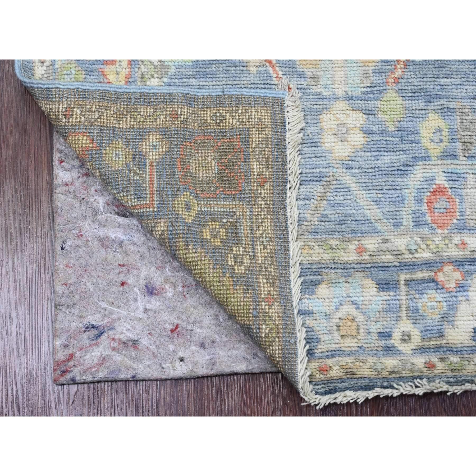 Azul Egeo, Anudada a Mano, Angora Afgana Oushak con Diseño de Hojas, Tintes Vegetales, 100% Lana, Alfombra Corredera, Alfombra Oriental
Materiales primarios: Lana
Látex: Sin pelo 
altura: 0,25 Pulgadas
Estilo: Transicional
Color principal: