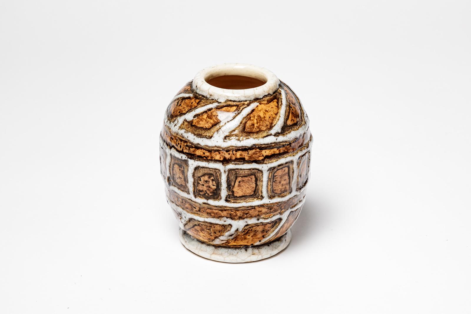 Vaso in ceramica geometrica bianca e marrone del 2° secolo art déco, stile J. Brown In condizioni ottime in vendita a Neuilly-en- sancerre, FR