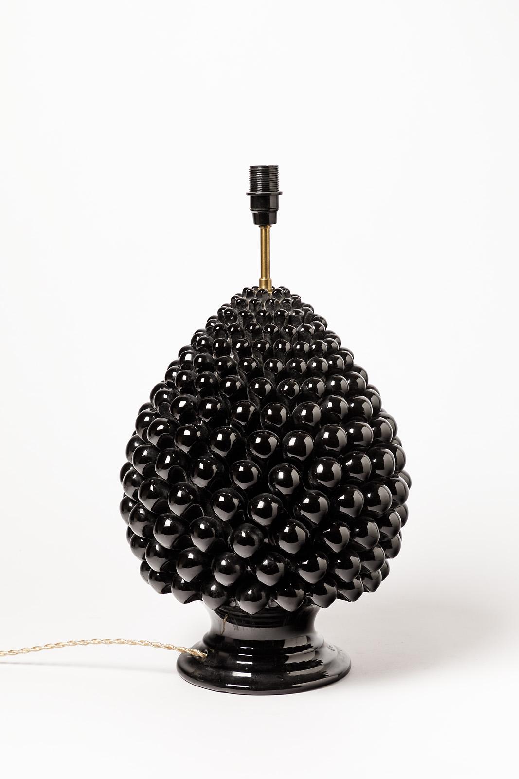 2àth Midcentury Italian Black Design Table Lamp Decorative Pine Apple In Excellent Condition For Sale In Neuilly-en- sancerre, FR