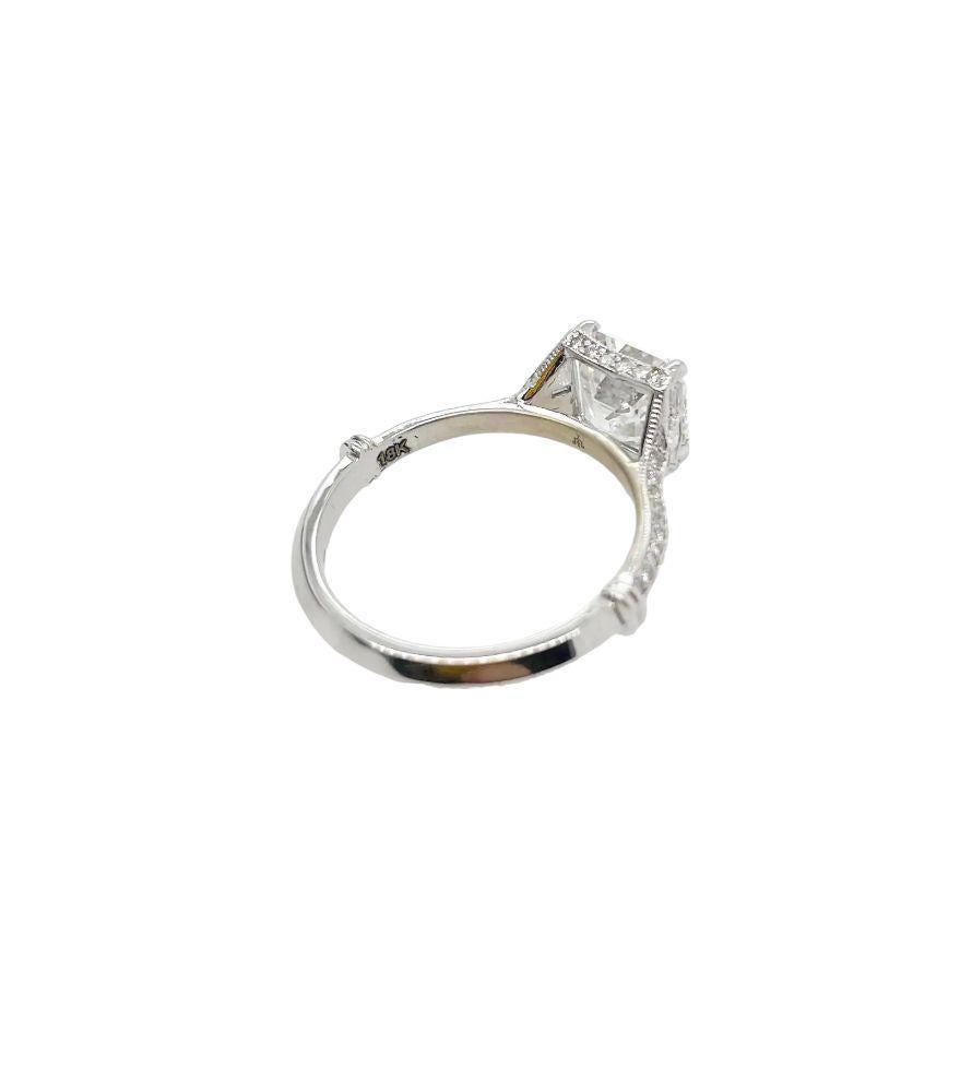 Im Angebot: 2,01 Karat Art Deco Diamantring aus 18 Karat Weißgold mit Asscher-Schliff () 3