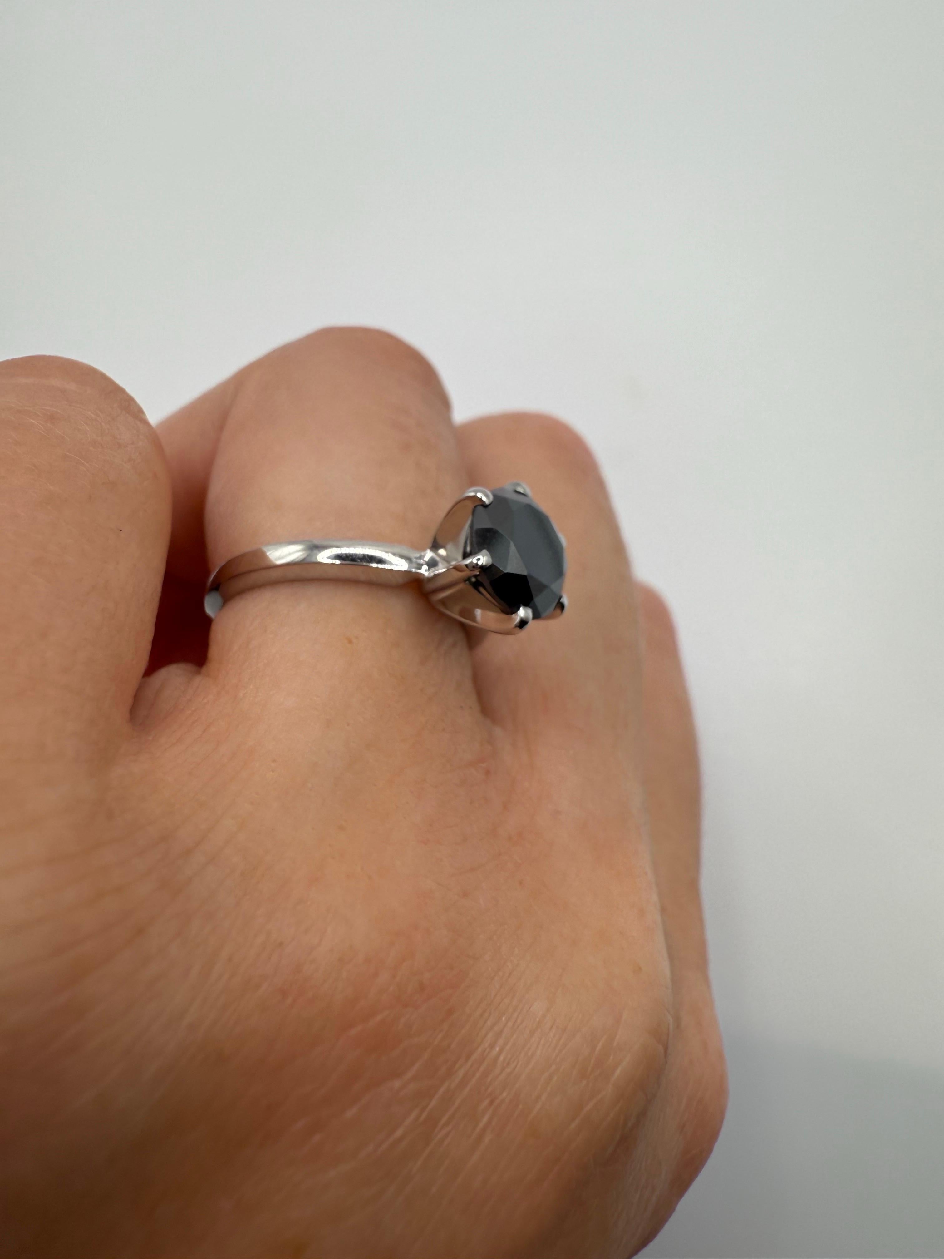 2ct Schwarzer Diamant Ring Solitär 14KT Gold eleganter großer Diamantring für Damen oder Herren im Angebot
