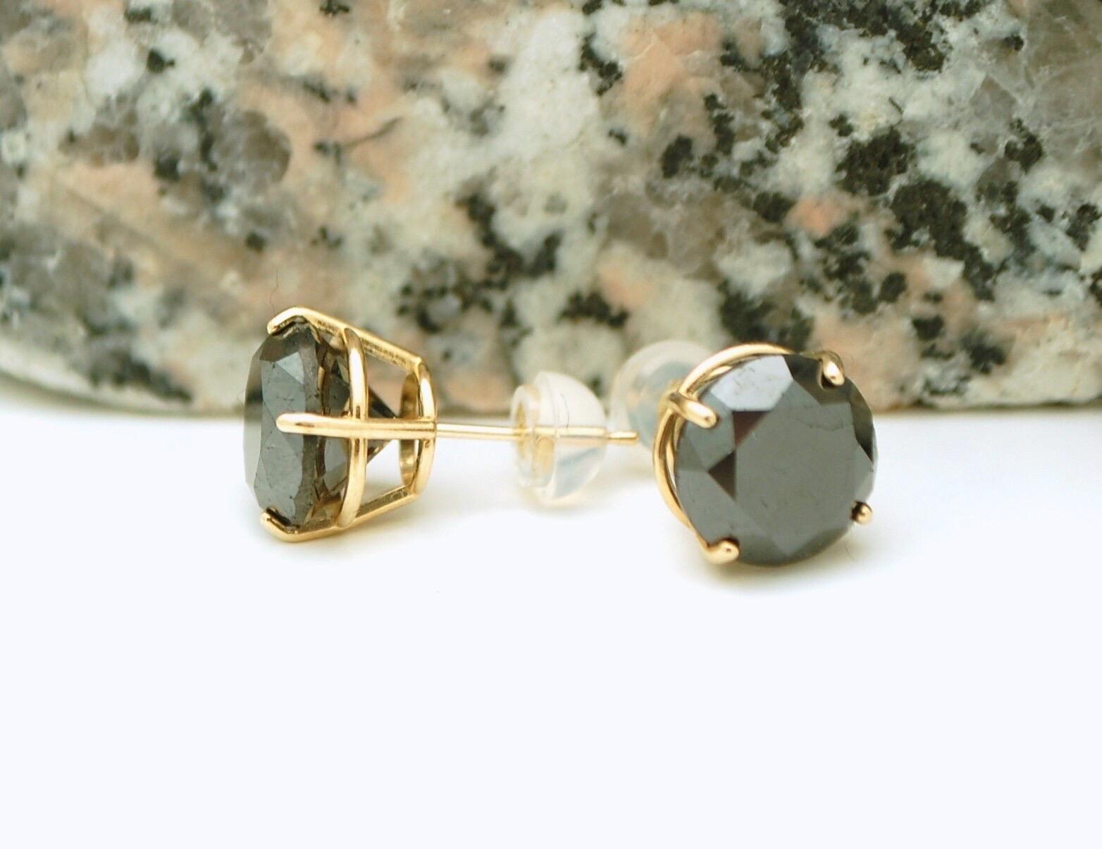 da uomo o donna 2ct Orecchini con borchie in oro 14KT Orecchini con borchie in diamanti neri Nature Diametro certificato in vendita
