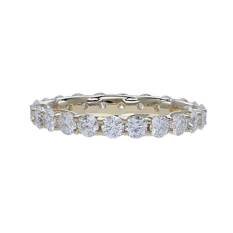 Diamond Total Carat Weight: This exquisite 1981 Classic Collection wedding ring features a total carat weight of 2 carats, showcasing 22 excellent round diamonds that exude unparalleled sparkle and sophistication.

Gold Setting: Crafted with