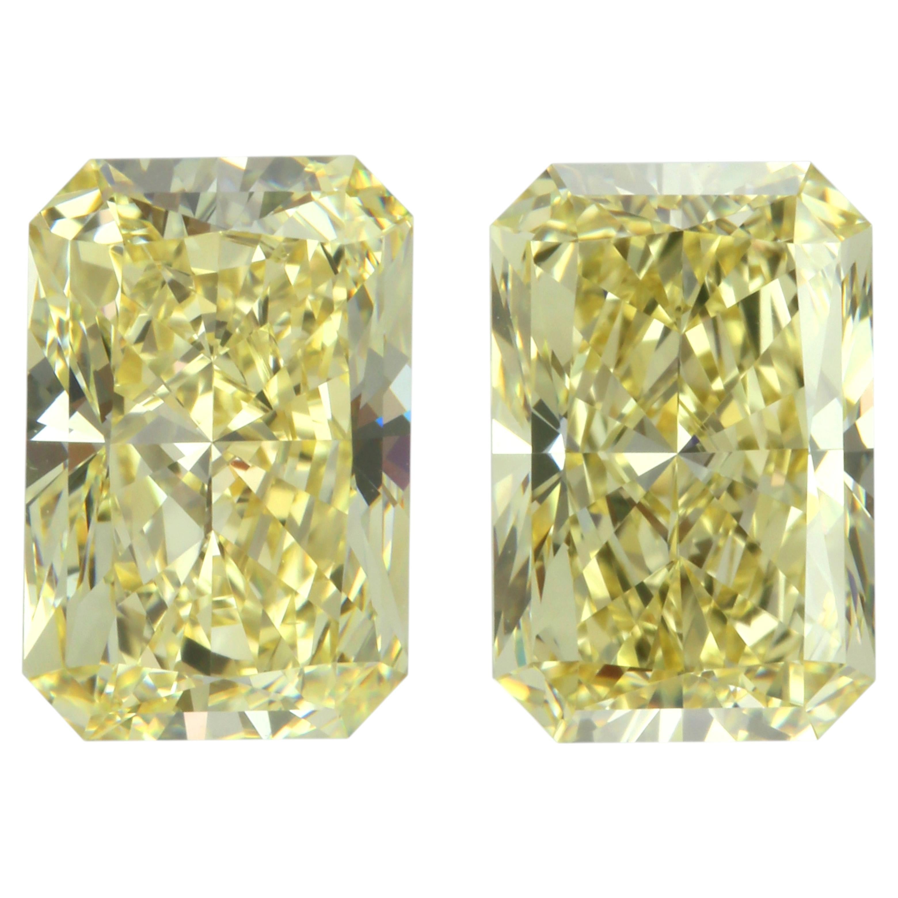 2ct Each - GIA Certifed, matching pair- earrings ready - fancy yellow diamonds en vente