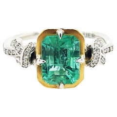 Bague Forget Me Knot en platine et or 22k avec émeraude et diamant de 2ct