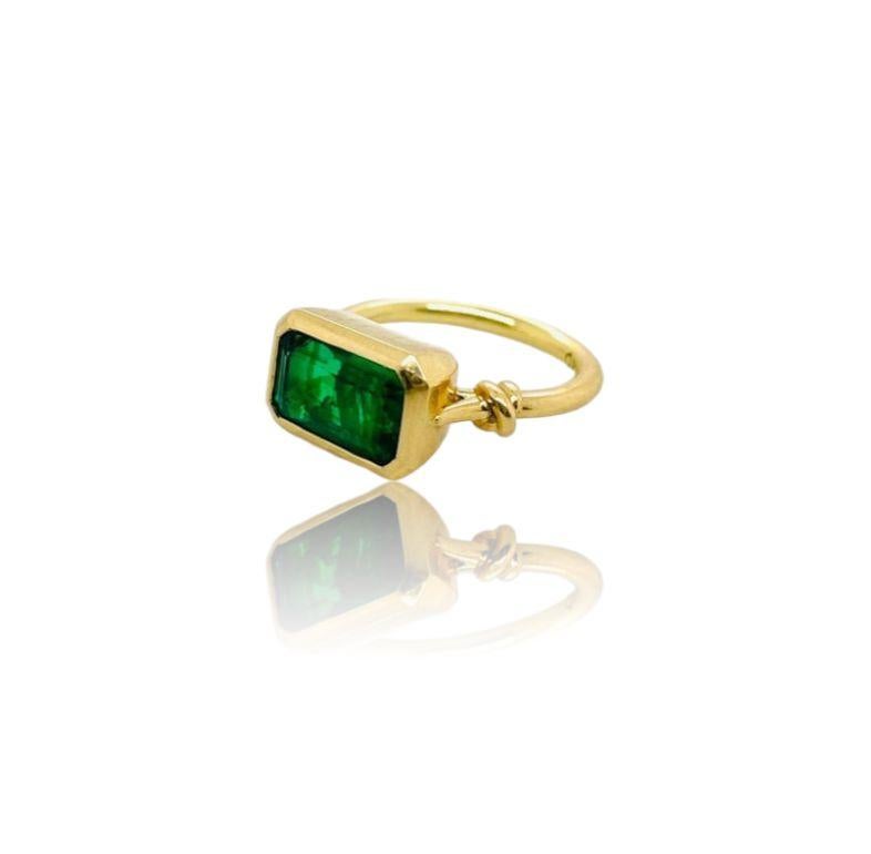 Emerald Cut 2ct Emerald 'Forget Me Knot' Ring in 18ct Yellow Gold For Sale