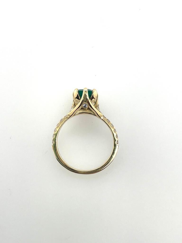 For Sale:  2ct Emerald solitaire ring with diamonds set in 18ct yellow gold 6