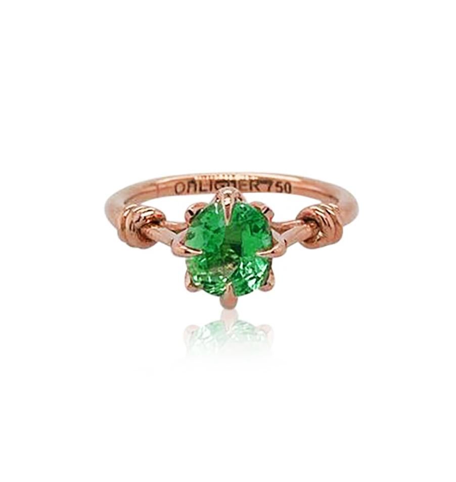 For Sale:  Emerald Solitaire Style Ring in 18ct Gold 3